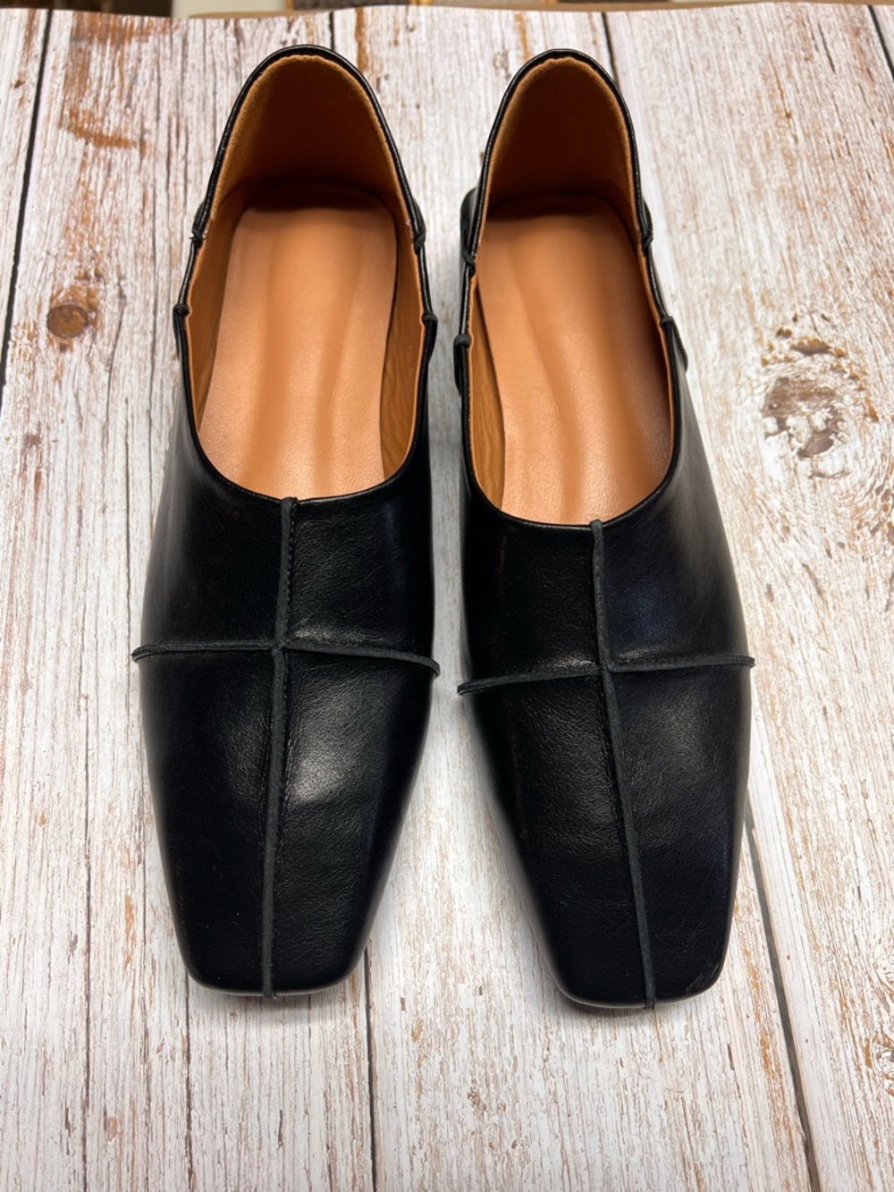 Minimalist Black Leather Women’s Slip-On Loafers